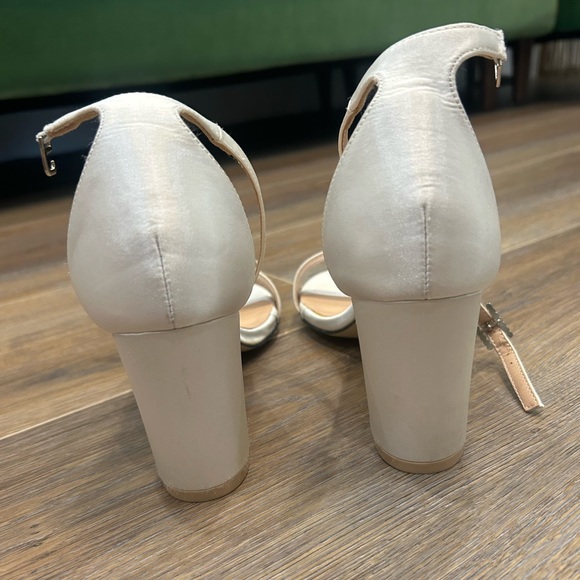 🤩 SALE White Satin Bridal Heels - Picture 8 of 9
